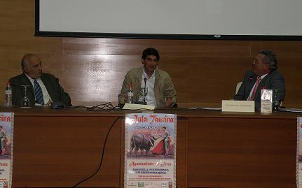 JESULÍN DE UBRIQUE PROTAGONISTA EN EL AULA TAURINA DE JEREZ