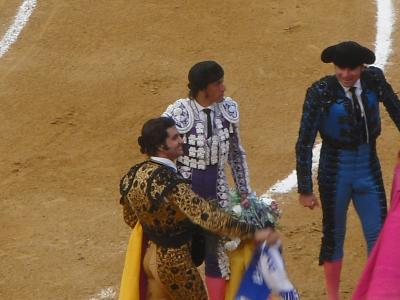 MORANTE ALZÓ LA BUFANDA DE EL XEREZ